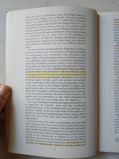 Libro usado en venta: Indirect taxation in Developing economies de John F. Due, Ph. D.; editorial The Johns Hopkins Press impreso en 1970.2