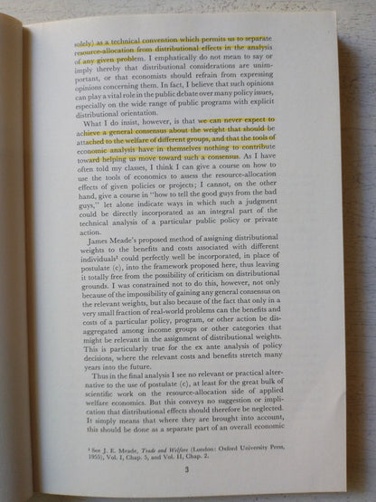 Libro usado en venta: Taxation and welfare de Arnold C. Harberger; editorial Little, Brown and company impreso en 1974 envios a todo el mundo.2