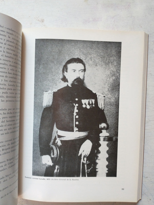 Libro usado en venta: Vida del teniente general Nicolas Levalle de Hector Juan Piccinali; editorial Circulo Militar impreso en 1982.2