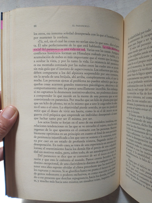 Libro usado en venta: El yo paranoico - De la sospecha al delirio de Claude Olievenstein; editorial Paidos impreso en 1993 envios a todo el mundo.2