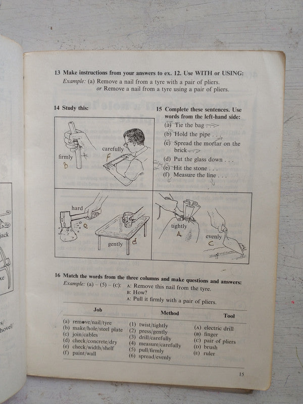 Libro usado en venta: English for technical students 2 de David Bonamy; editorial Longman impreso en 1986 realizamos envios a todo el mundo.3