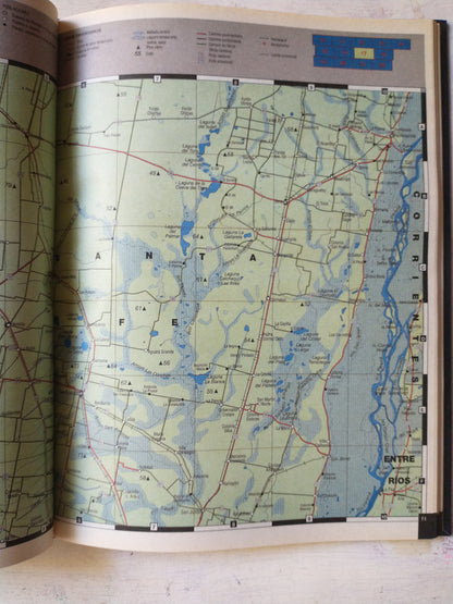 Libro usado en venta: Gran Atlas de la Argentina - El pais visto al detalle; editorial AGEA impreso en 2003 realizamos envios a todo el mundo.3