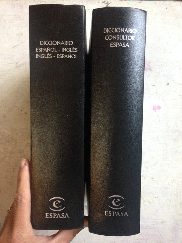 Libro usado en venta: Espasa Siglo XXI - Diccionario; editorial Espasa - Calpe impreso en 2000 realizamos envios a todo el mundo.4