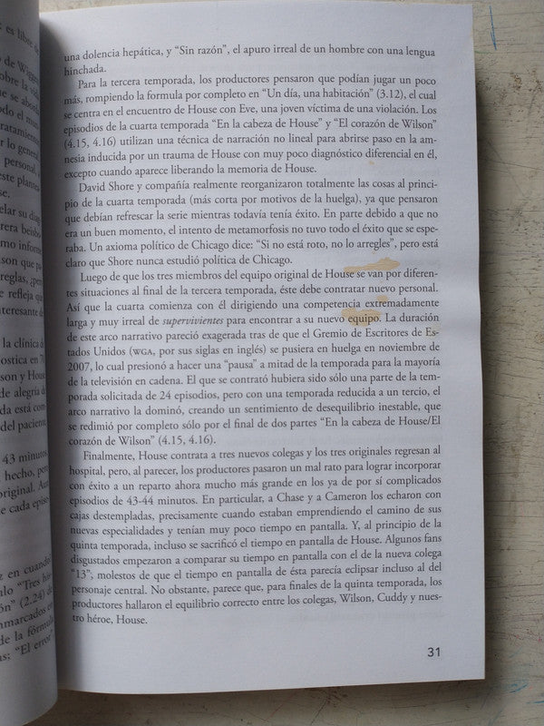 Libro usado en venta: Guia no oficial de House de Barbara Barnett; editorial Selector impreso en 2011 realizamos envios a todo el mundo.3