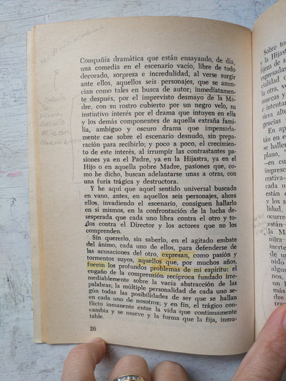 Libro usado en venta: Seis personajes en busca de un autor de Luigi Pirandello; editorial Ediciones del 80 impreso en 1980 envios a todo el mundo.2