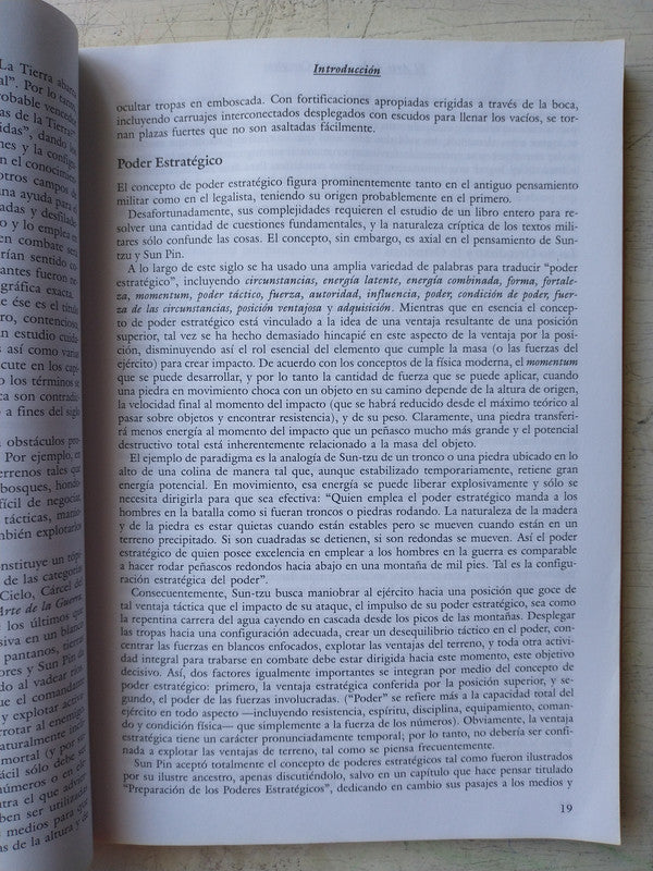 Libro usado en venta: Misal diario para America en latin y castellano de Don Andres Azcarate O.S.B.; editorial Liturgia Argentina impreso en 1944.2