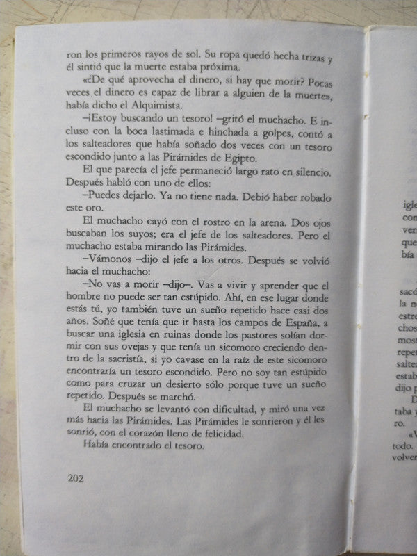Libro usado en venta: El alquimista de Paulo Coelho; editorial Obelisco impreso en 1996 realizamos envios a todo el mundo.2