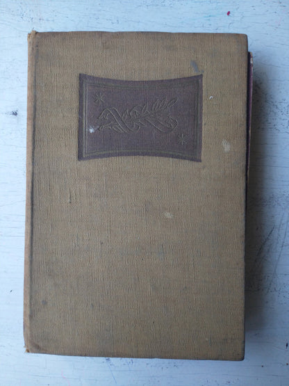 Libro usado en venta: La eneida de Publio Virgilio Maron; editorial Losada impreso en 1941 realizamos envios a todo el mundo.4