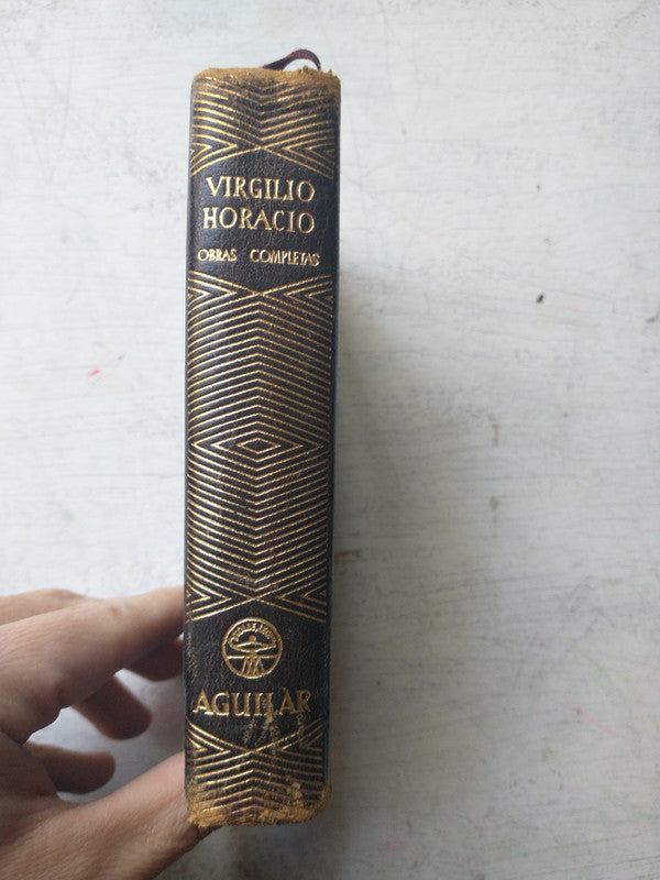 Libro usado en venta: Obras completas de Publio Virgilio Maron - Quinto Horacio Flacco; editorial Aguilar impreso en 1945 envios a todo el mundo.3