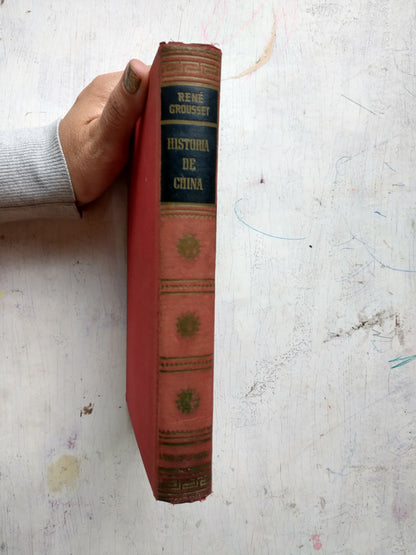 Libro usado en venta: Eames - El mobiliario 1941-1978 de Brigitte Fitoussi; editorial H Kliczkowski impreso en 2003 realizamos envios a todo el mundo.2