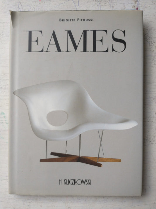 Libro usado en venta: Eames - El mobiliario 1941-1978 de Brigitte Fitoussi; editorial H Kliczkowski impreso en 2003 realizamos envios a todo el mundo.1