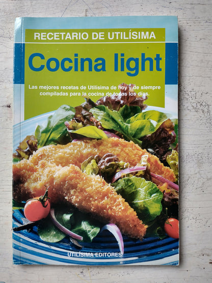 Libro usado en venta: Cocina Light de Recetario de Utilisima; editorial Utilisima impreso en 2008 realizamos envios a todo el mundo.1