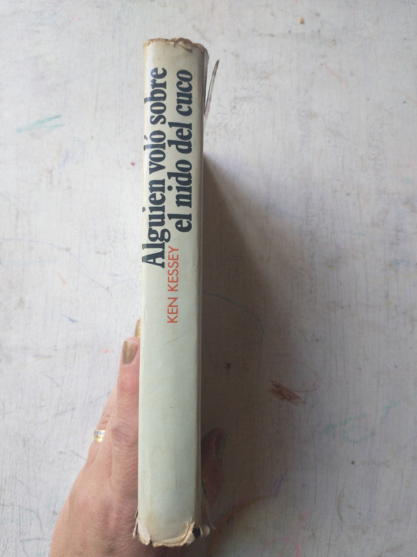 Libro usado en venta: El valle de las mu?ecas de Jacqueline Susann; editorial Grijalbo impreso en 1977 realizamos envios a todo el mundo.2
