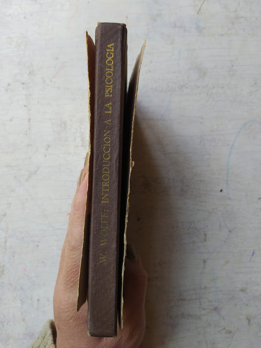 Libro usado en venta: La casa de los cuervos de Hugo Wast (G. A. Martinez Zuviria); editorial APIS impreso en 1969 realizamos envios a todo el mundo.2