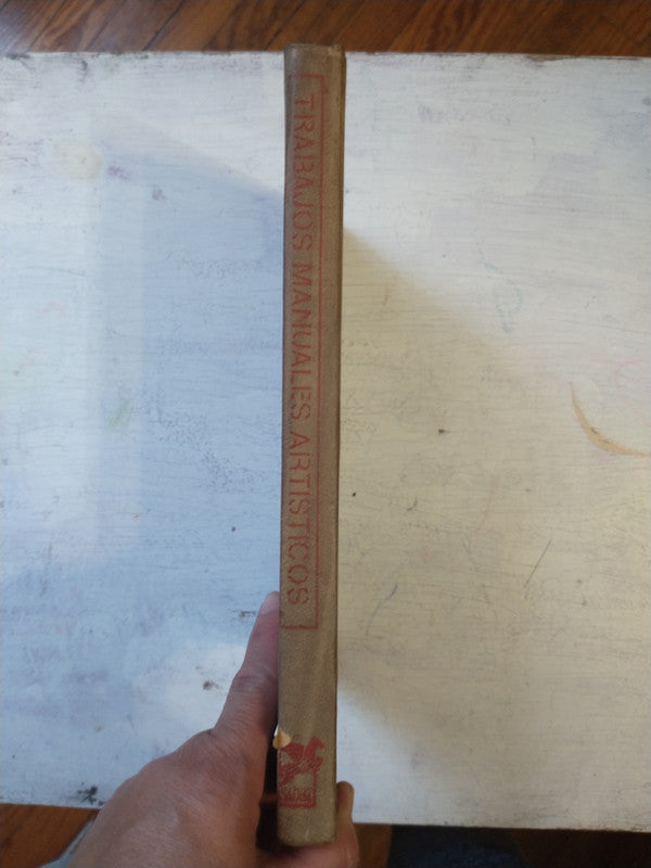 Libro usado en venta: Trabajos manuales artisticos; editorial Salvat impreso en 1980 realizamos envios a todo el mundo.5