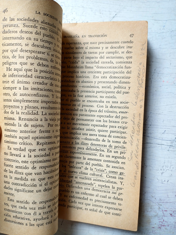 Libro usado en venta: La educacion como practica de la libertad de Paulo Freire; editorial Siglo XXI impreso en 1970 realizamos envios a todo el mundo.2