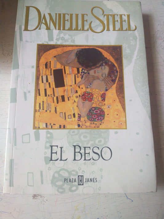 Libro usado en venta: El beso de Danielle Steel; editorial Plaza & Janes impreso en 2003 realizamos envios a todo el mundo.1