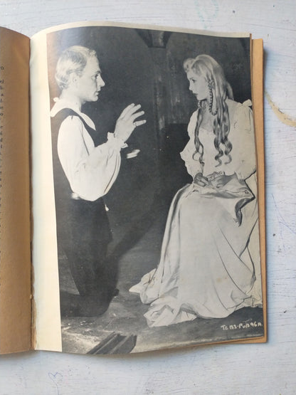 Libro usado en venta: El "Hamlet"de Laurence Olivier de Victoria Ocampo; editorial Sur impreso en 1949 realizamos envios a todo el mundo.3