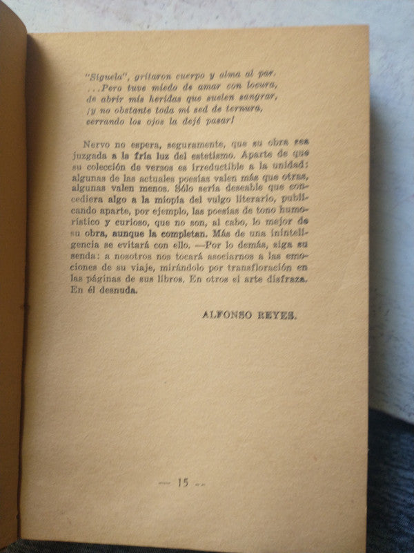 Libro usado en venta: Serenidad de Amado Nervo; editorial Calomino impreso en 1946 realizamos envios a todo el mundo.2