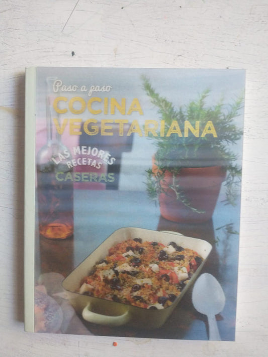 Libro usado en venta: Paso a paso cocina vegetariana; editorial Parragon impreso en 2014 realizamos envios a todo el mundo.1