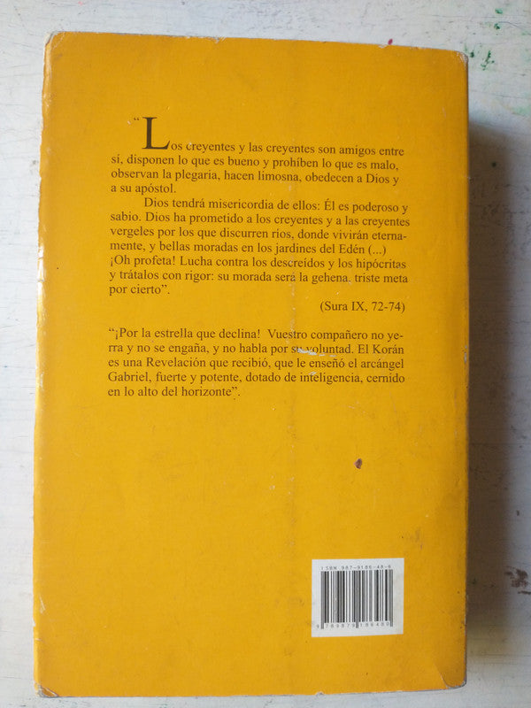 Libro usado en venta: Manuela, mi amable loca de Carlos Hugo Molina Saucedo; editorial Puraletra impreso en 2013 realizamos envios a todo el mundo.2