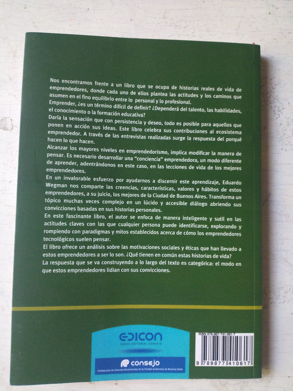 Libro usado en venta: Los cuentos de Beedle el Bardo de Joanne K. Rowling; editorial Salamandra impreso en 2008 realizamos envios a todo el mundo.2