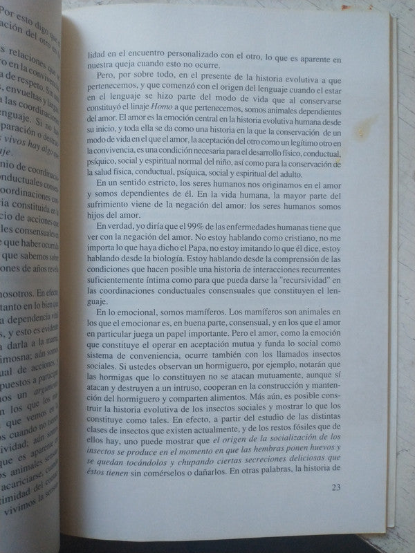 Libro usado en venta: Emociones y lenguaje en educacion y politica de Humberto Maturana R.; editorial Dolmen impreso en 1995 envios a todo el mundo.2