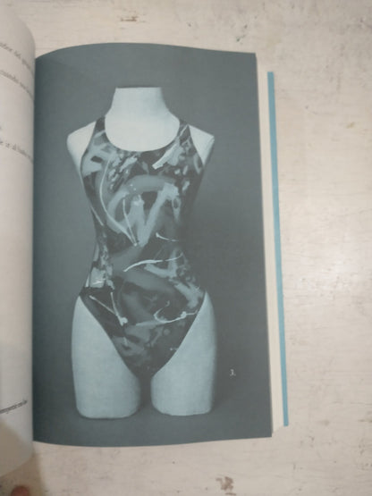 Libro usado en venta: Vida de club de Ricardo Gonzalez; editorial La parte maldita impreso en 2016 realizamos envios a todo el mundo.2