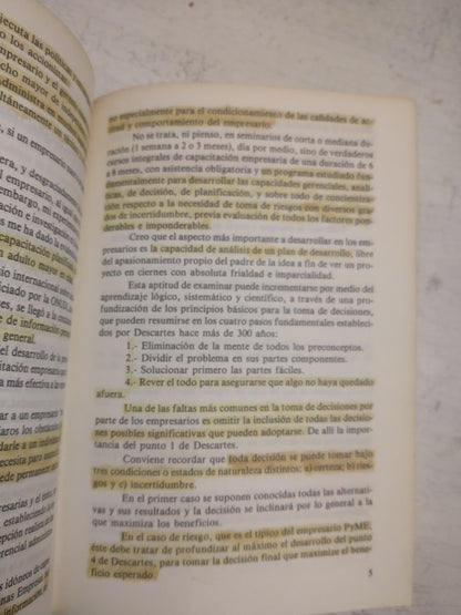 Libro usado en venta: Balance de siglo y medio de Julio Irazusta; editorial Theoria impreso en 1966 realizamos envios a todo el mundo.2