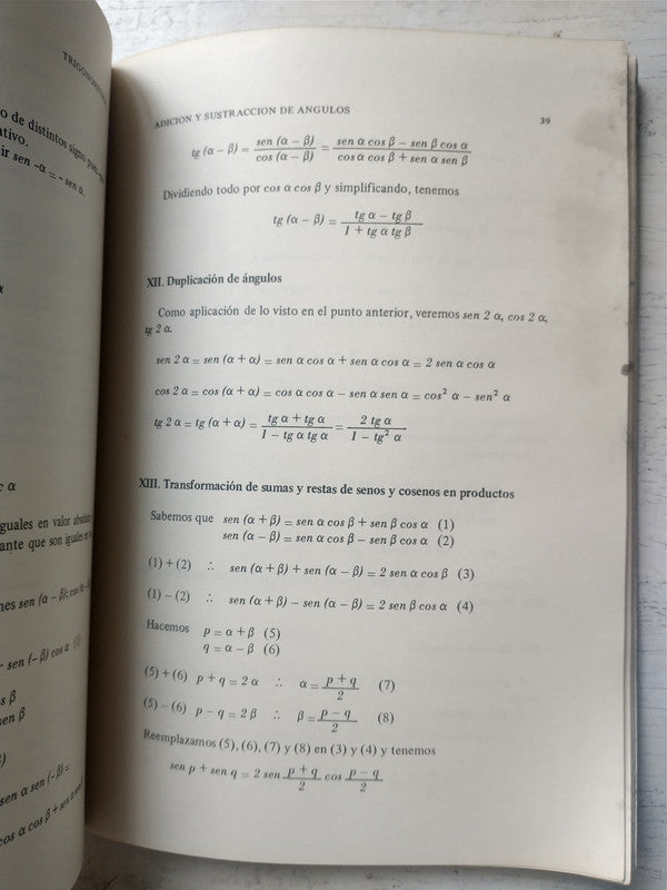 Libro usado en venta: Programa "La deuda Social Argentina" - Vol. 1 y Vol. 3; editorial UCA impreso en 2002 realizamos envios a todo el mundo.2