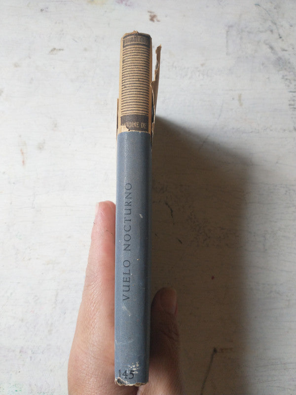 Libro usado en venta: El chico sobre la caja de madera de Leon Leyson; editorial V & R impreso en 2013 realizamos envios a todo el mundo.2