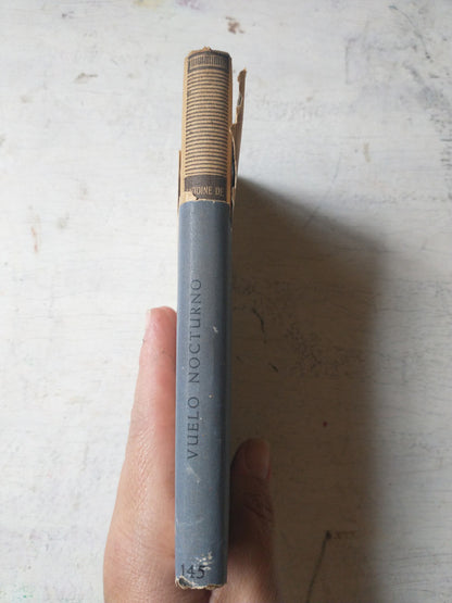 Libro usado en venta: El chico sobre la caja de madera de Leon Leyson; editorial V & R impreso en 2013 realizamos envios a todo el mundo.2