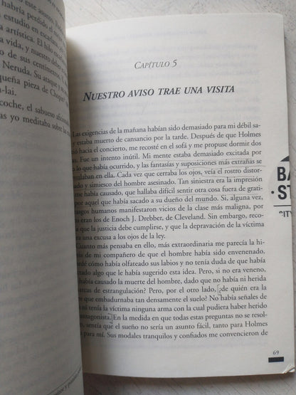 Libro usado en venta: Estudio en Escarlata de Arthur Conan Doyle; editorial Cantaro impreso en 2011 realizamos envios a todo el mundo.2