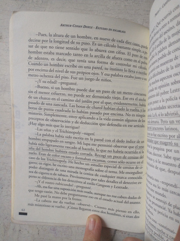 Libro usado en venta: Estudio en Escarlata de Arthur Conan Doyle; editorial Cantaro impreso en 2011 realizamos envios a todo el mundo.3