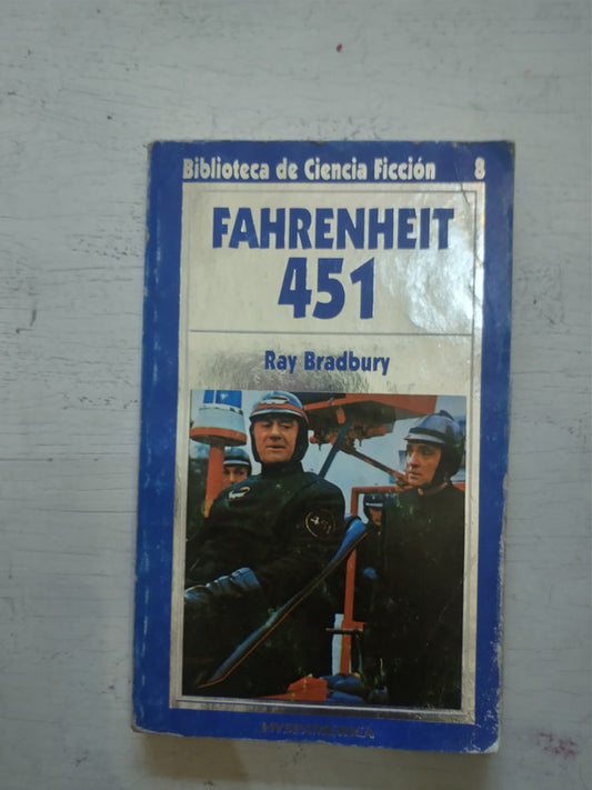 Libro usado en venta: Fahrenheit 451 de Ray Bradbury; editorial Hyspamerica impreso en 1986 realizamos envios a todo el mundo.1