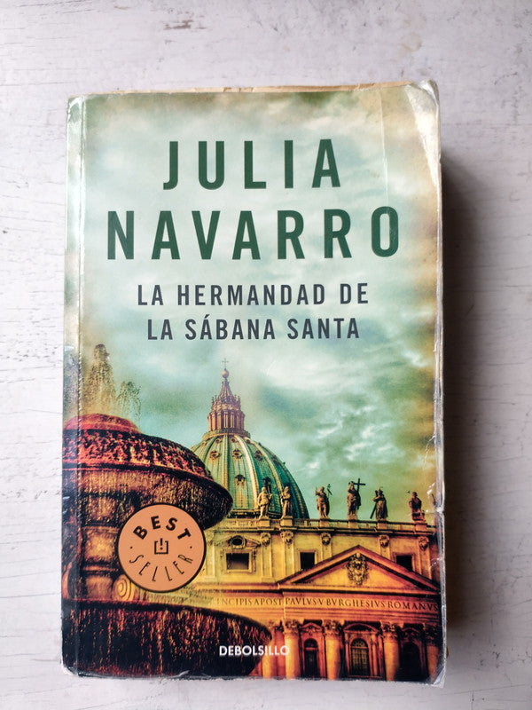 Libro usado en venta: La hermandad de la sabana santa de Julia Navarro; editorial DeBolsillo impreso en 2010 realizamos envios a todo el mundo.1