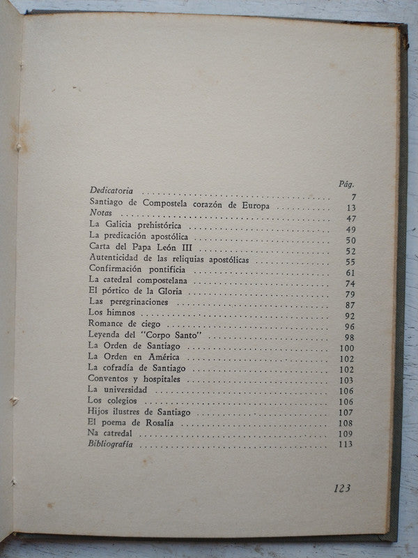 Libro usado en venta: Santiago de Compostela - Corazon de Europa de Alvaro De las Casas; editorial Emece impreso en 1939 envios a todo el mundo.3