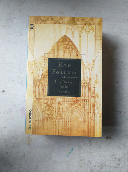 Libro usado en venta: Los pilares de la Tierra de Ken Follett; editorial DeBolsillo impreso en 2002 realizamos envios a todo el mundo.1