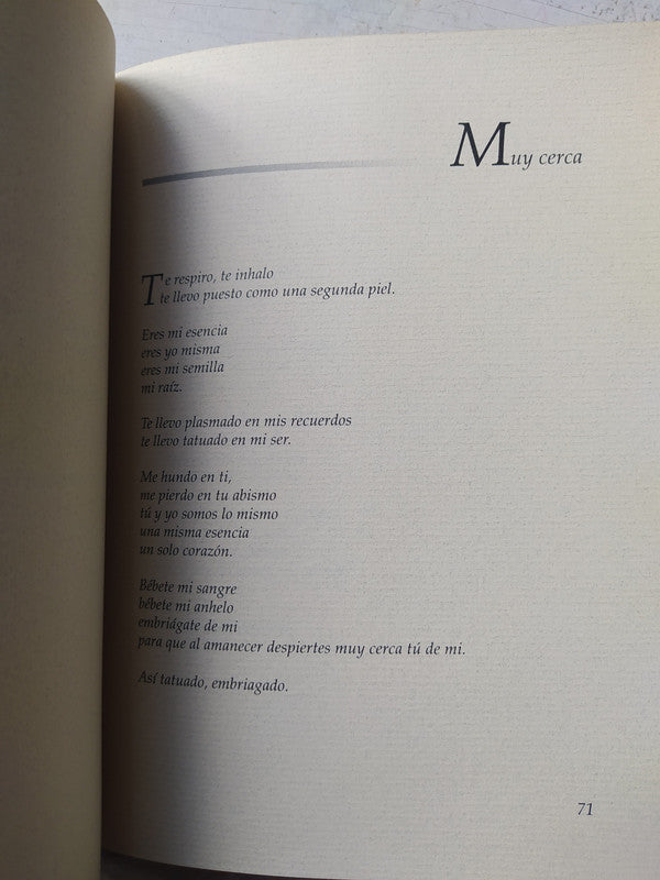 Libro usado en venta: Canto al amor de Cristina Ruiz; editorial Ediciones del Autor impreso en 2003 realizamos envios a todo el mundo.3