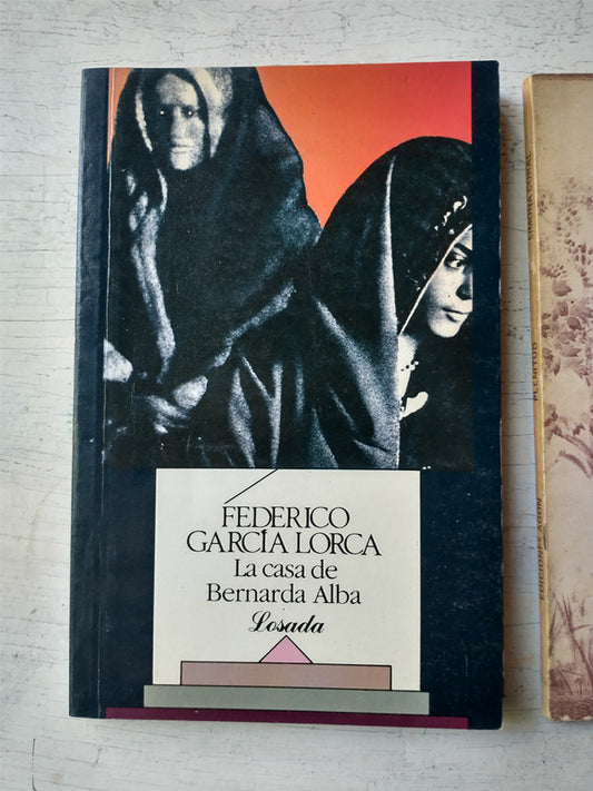 Libro usado en venta: La casa de Bernarda Alba de Federico Garcia Lorca; editorial Losada impreso en 1995 realizamos envios a todo el mundo.1
