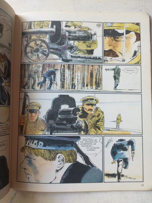 Libro usado en venta: Rusia en llamas de Guido Crepax; editorial Nueva Frontera impreso en 1980 realizamos envios a todo el mundo.3