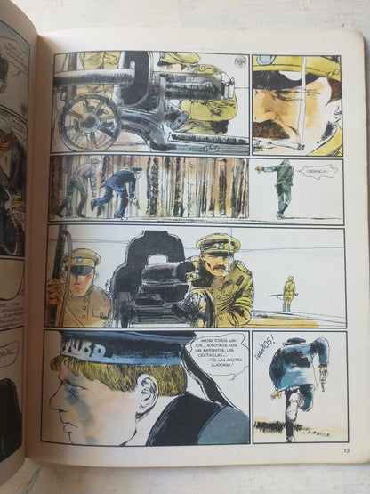 Libro usado en venta: Rusia en llamas de Guido Crepax; editorial Nueva Frontera impreso en 1980 realizamos envios a todo el mundo.3