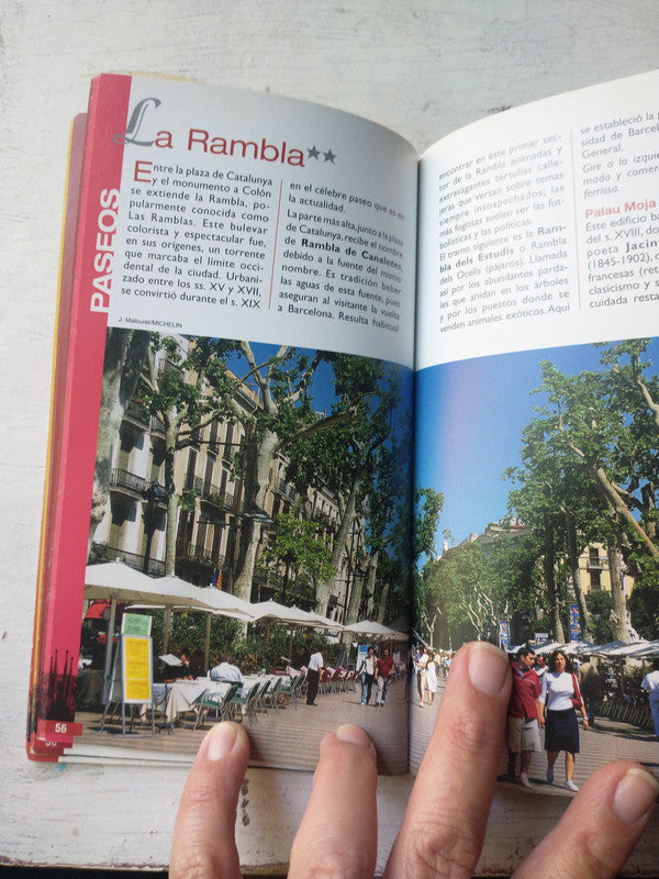 Libro usado en venta: Barcelona - Miniguia de Miniguia; editorial Michelin impreso en 2005 realizamos envios a todo el mundo.2