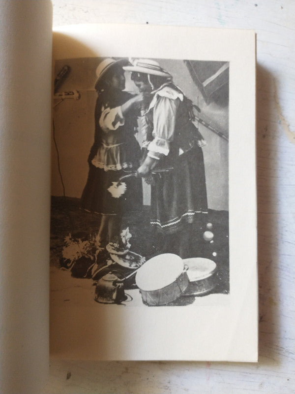 Libro usado en venta: Humahuacamanta (Desde Humahuaca) de Sixto Vazquez Zuleta Toqo; editorial Museo Floklorico Regional impreso en 1988.3