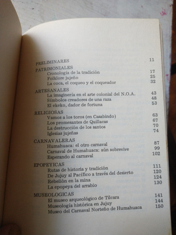 Libro usado en venta: Humahuacamanta (Desde Humahuaca) de Sixto Vazquez Zuleta Toqo; editorial Museo Floklorico Regional impreso en 1988.4