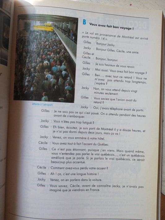 Libro usado en venta: Archipel - Francais Langue etrangere Livre 2 - Unites 8 a 12 de J. Courtillon - S. Raillard; editorial Didier impreso en 1983.2