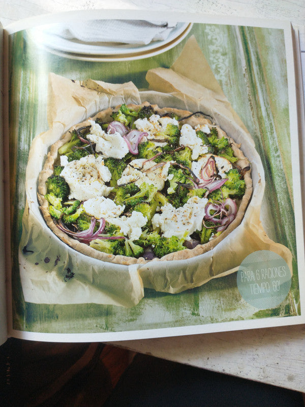 Libro usado en venta: La nueva cocina vegetariana de Adriana Ortemberg; editorial Oceano impreso en 2012 realizamos envios a todo el mundo.3