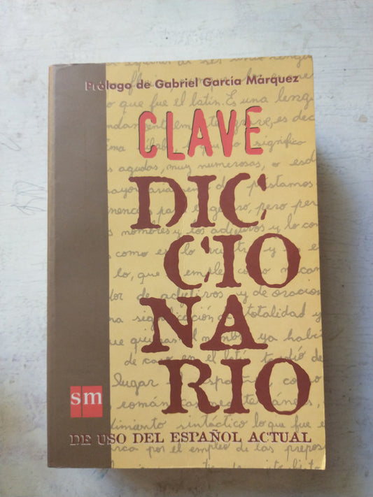 Libro usado en venta: Clave diccionario de uso del espa?ol actual; editorial Policial impreso en 2000 realizamos envios a todo el mundo.1
