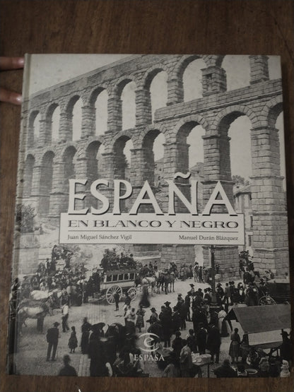 Libro usado en venta: Espa?a en blanco y negro de Juan Sanchez Vigil - M. Duran Blazquez; editorial Espasa - Calpe impreso en 1999.1