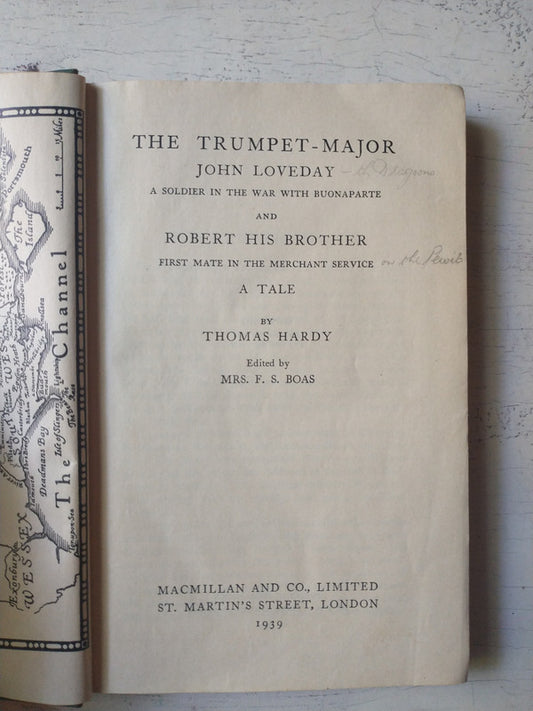 Libro usado en venta: The trumpet-major and Robert his brother de Thomas Hardy; editorial Macmillan impreso en 1939 realizamos envios a todo el mundo.1